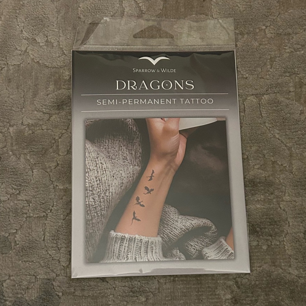 NEW Dragon Themed / Fourth Wing Book Merchandise / Goodies Bundle Box - Picture 12 of 16